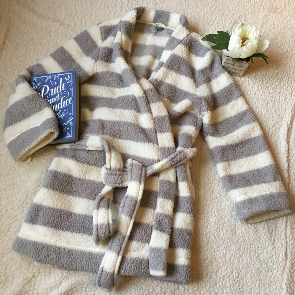 Aerie • Robe